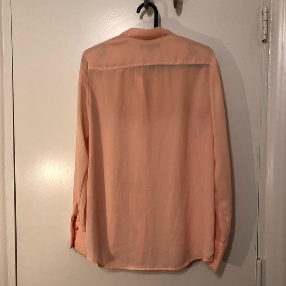 Banana republic Peach blouse with gold buttons - Picture 2 of 7